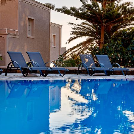Hotel Terra Blue Santorini Kamári Esterno foto