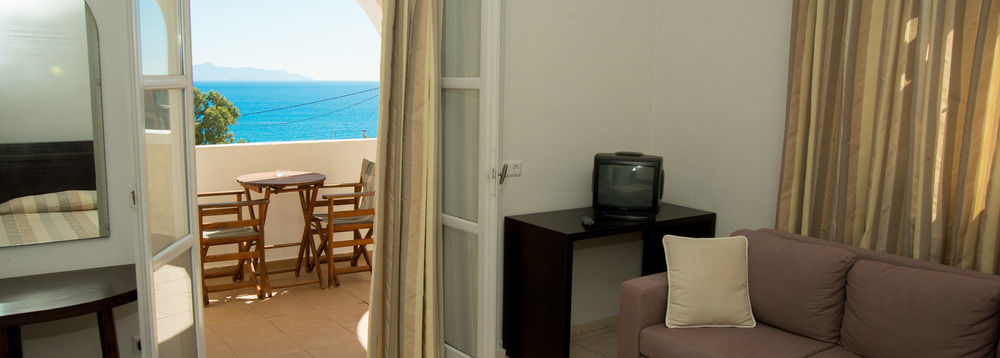 Hotel Terra Blue Santorini Kamári Esterno foto