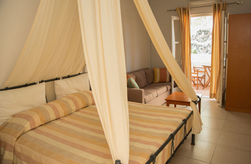 Hotel Terra Blue Santorini Kamári Esterno foto